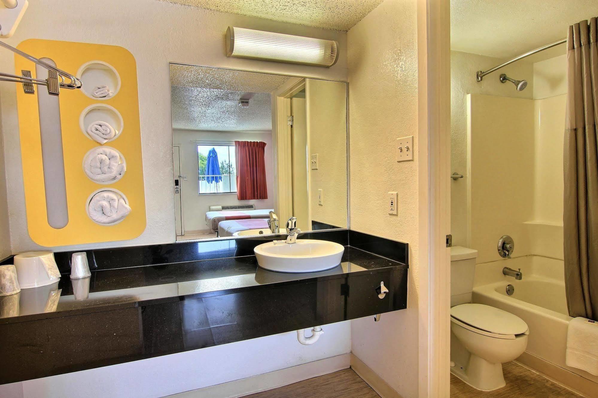 Motel 6-Austin, Tx المظهر الخارجي الصورة